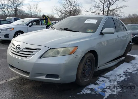 2007 Toyota Camry Le z USA, uszkodzony, nr VIN 4T1BE46K77U106339